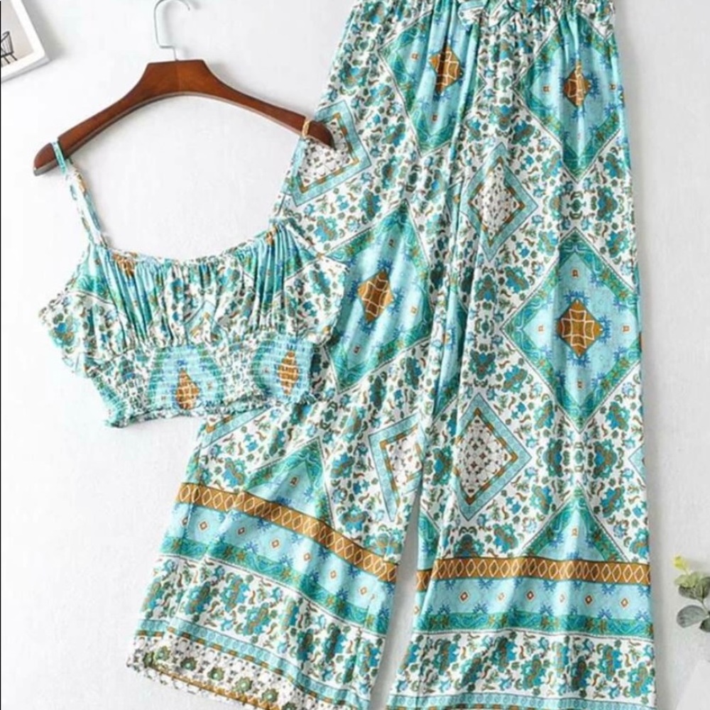 2 piece set , wide pants and crop top